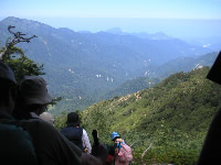 写真：急に目の前に広々とした風景が広がる