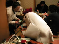 会計するコッコちゃん