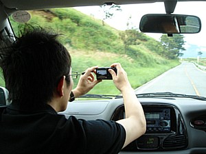 ブロガーの旅行は、シャッターチャンスの連続です。風景とか居眠りしてる人とか、ビールこぼした時とか、撮影している瞬間とかも・・・